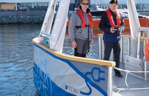 Driverless ferry